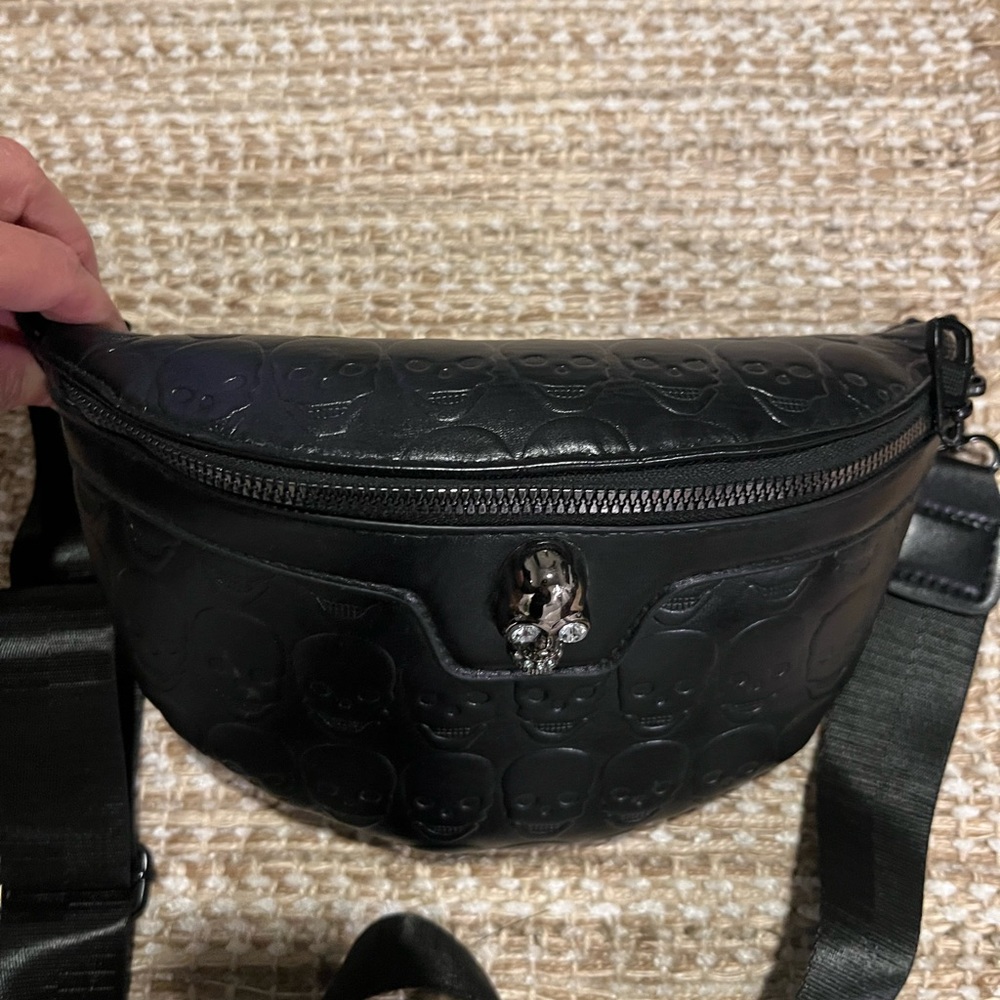 Skull bum bag - Picture 3 of 5
